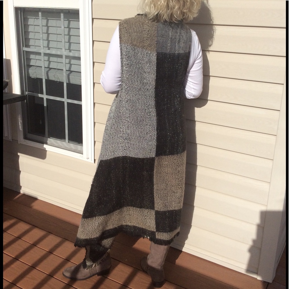 LAST ONE 🖤 HP 🖤 Express Oversized Sweater Vest - Picture 6 of 8